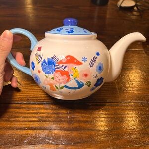 Disney Alice in Wonderland Ceramic Teapot - Rare/Collectable